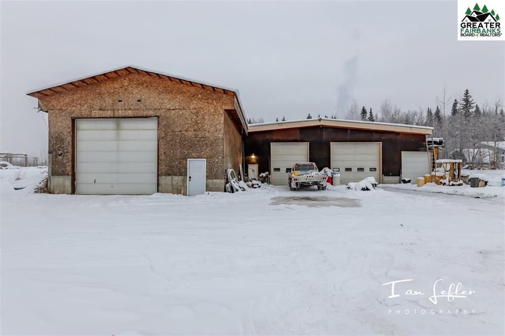 859 Lakloey Dr, North Pole, AK 99705